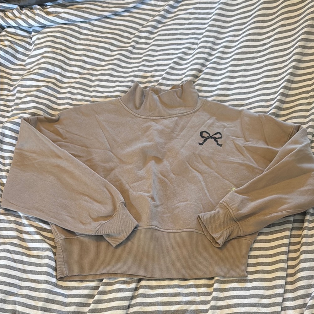 Wild Fable Brown and Black Sweatshirt with Ribbed Hem